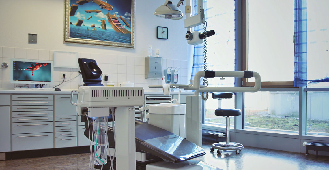 Behandlungszimmer Zahnarzt Düsseldorf